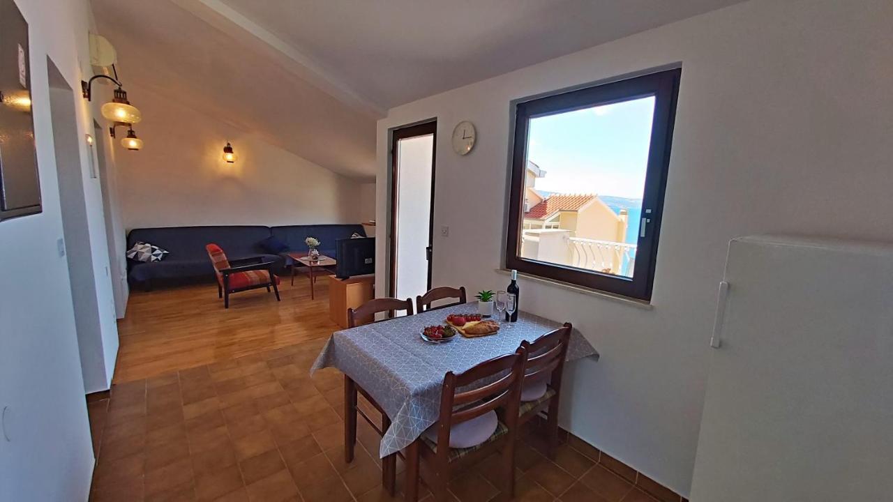 Apartment Roscic Omiš Eksteriør billede