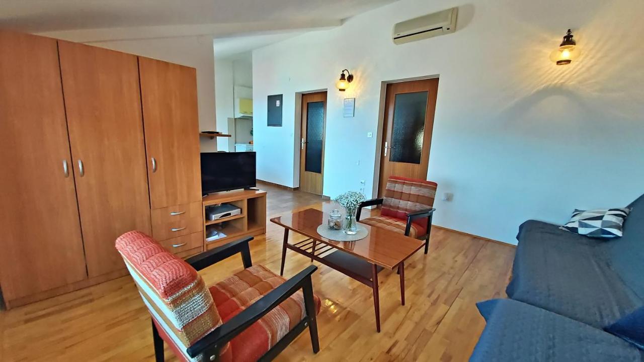 Apartment Roscic Omiš Eksteriør billede