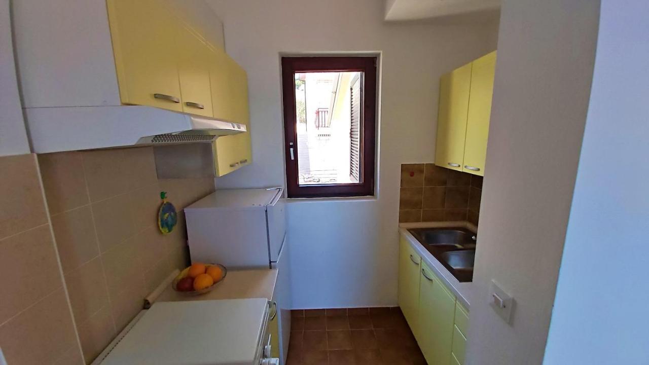 Apartment Roscic Omiš Eksteriør billede