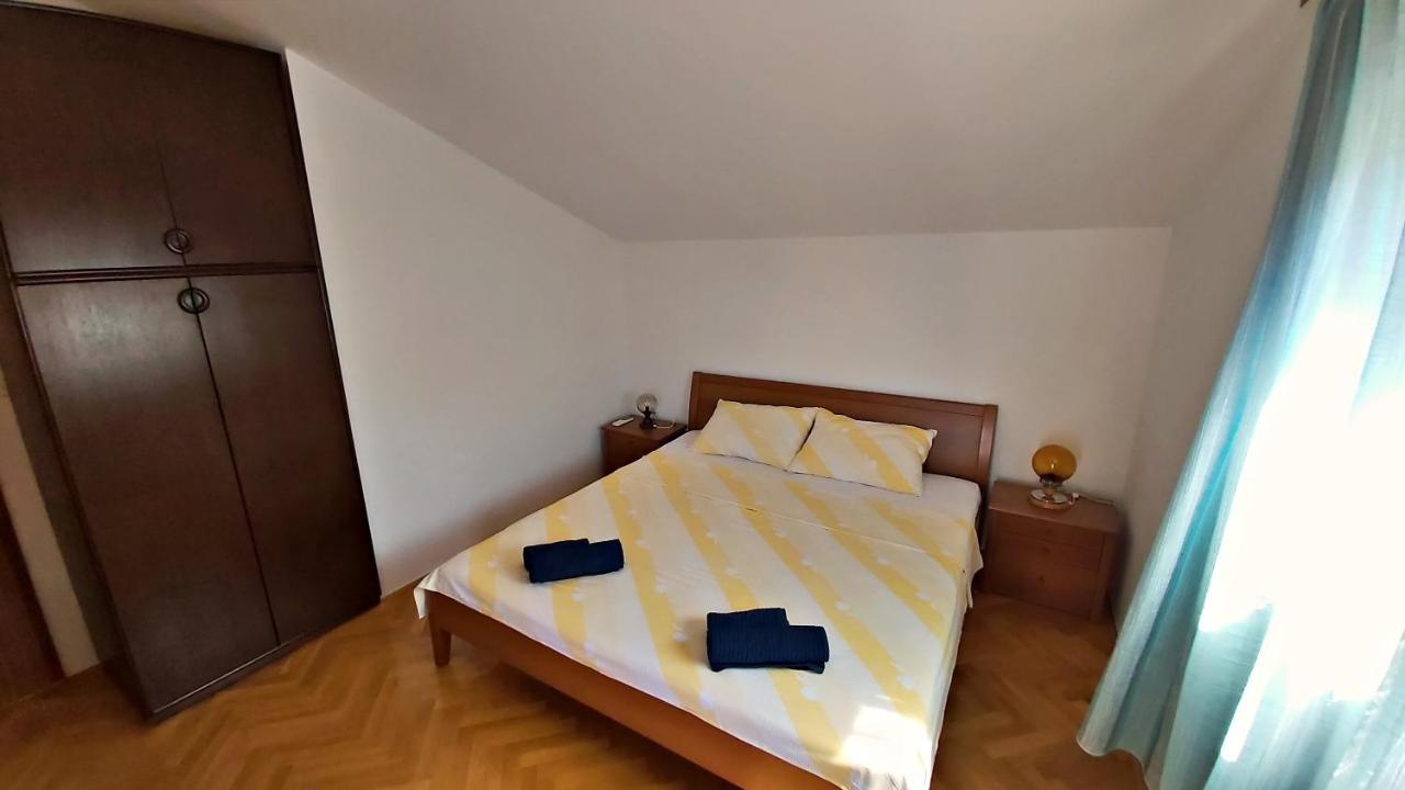 Apartment Roscic Omiš Eksteriør billede