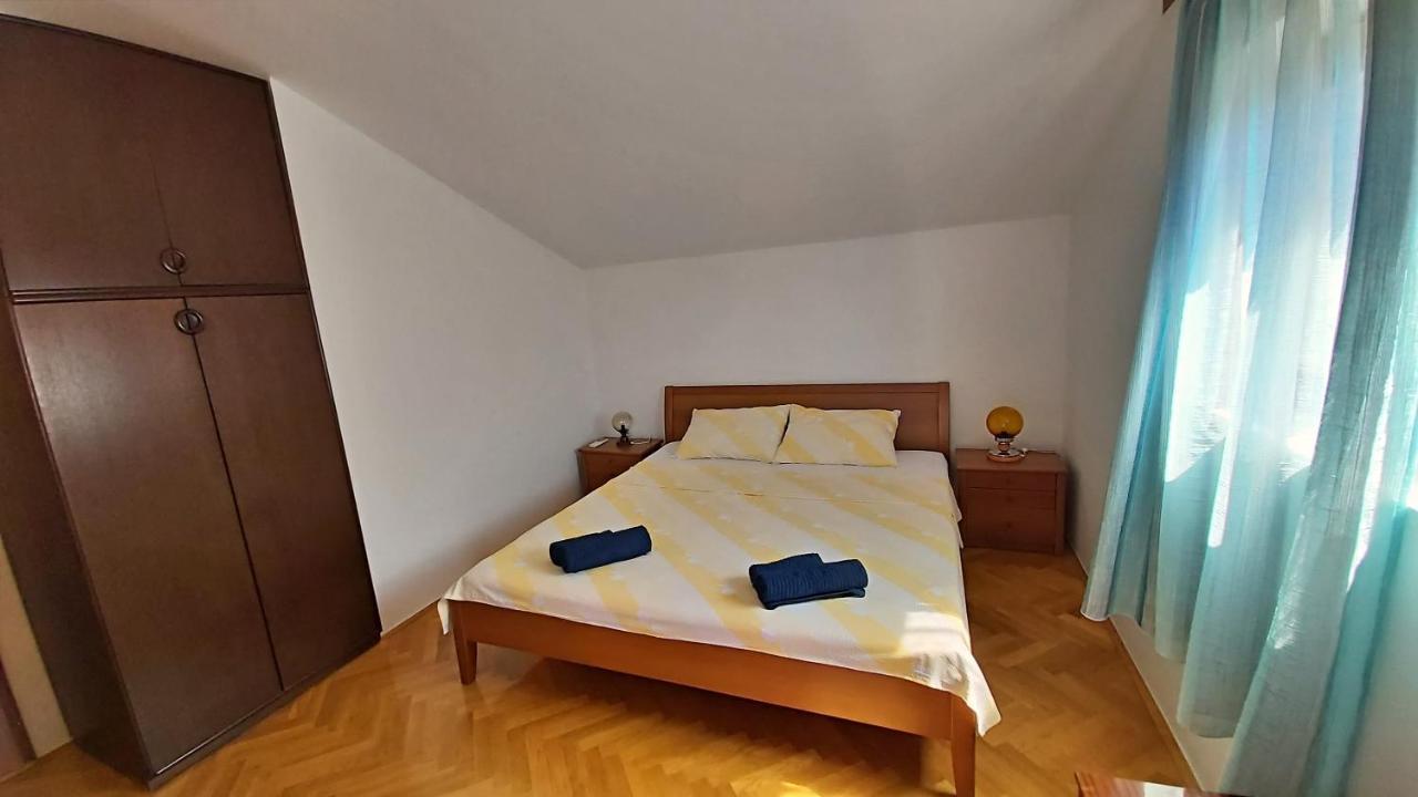 Apartment Roscic Omiš Eksteriør billede
