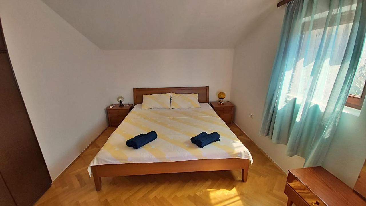Apartment Roscic Omiš Eksteriør billede