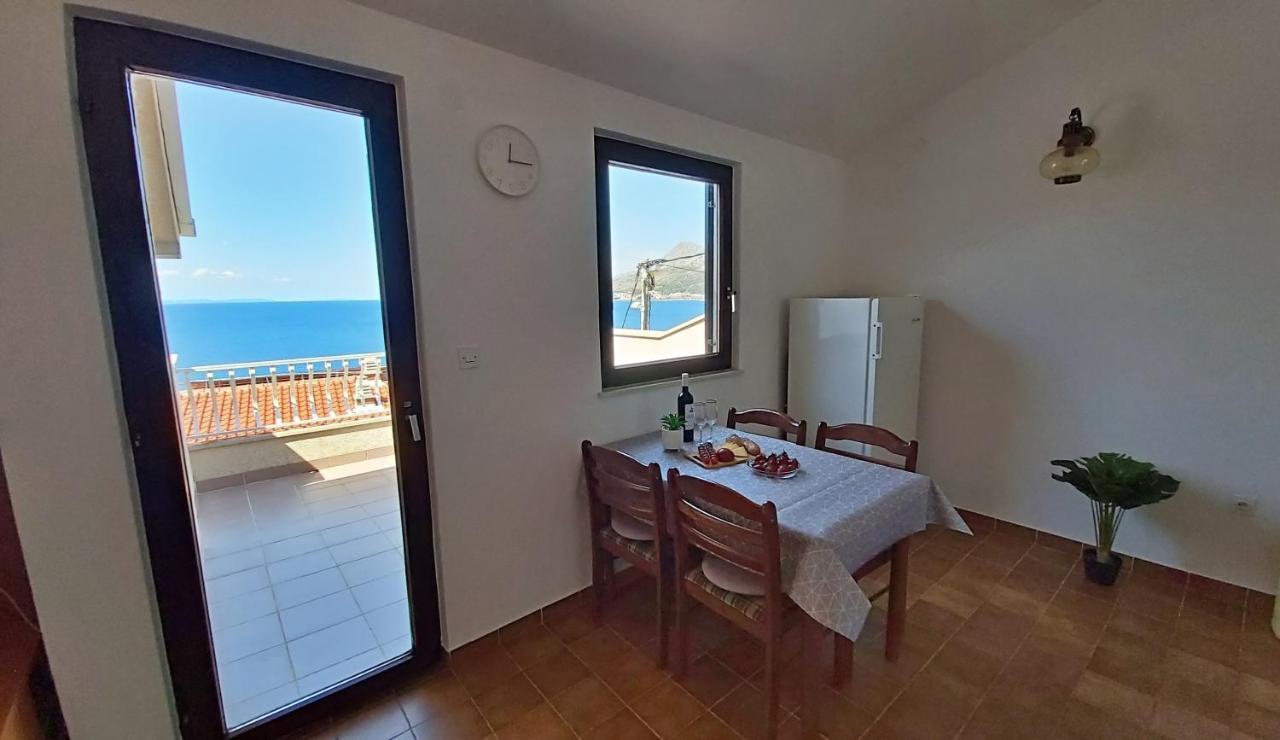 Apartment Roscic Omiš Eksteriør billede