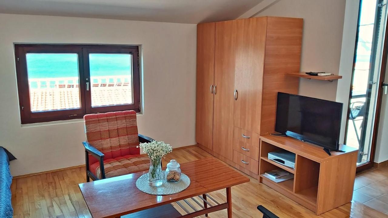 Apartment Roscic Omiš Eksteriør billede